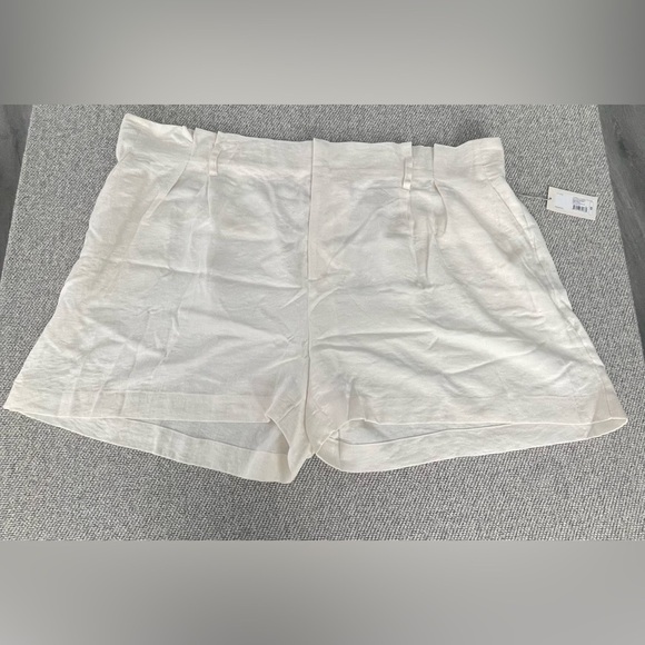 A New Day White High Waist Tailored Shorts - Picture 1 of 16
